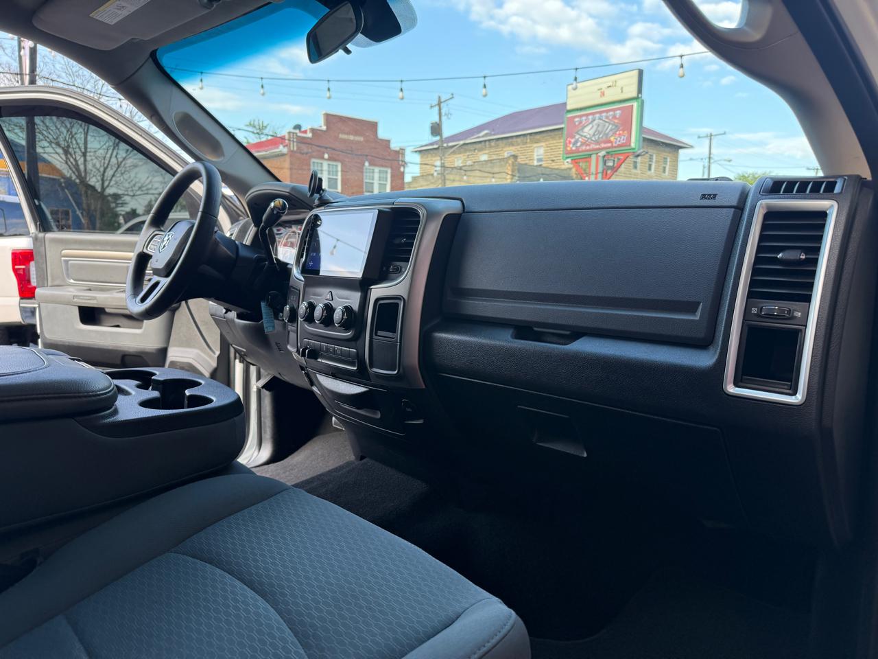 RAM 2500 SLT Crew Cab SWB 4WD 2018