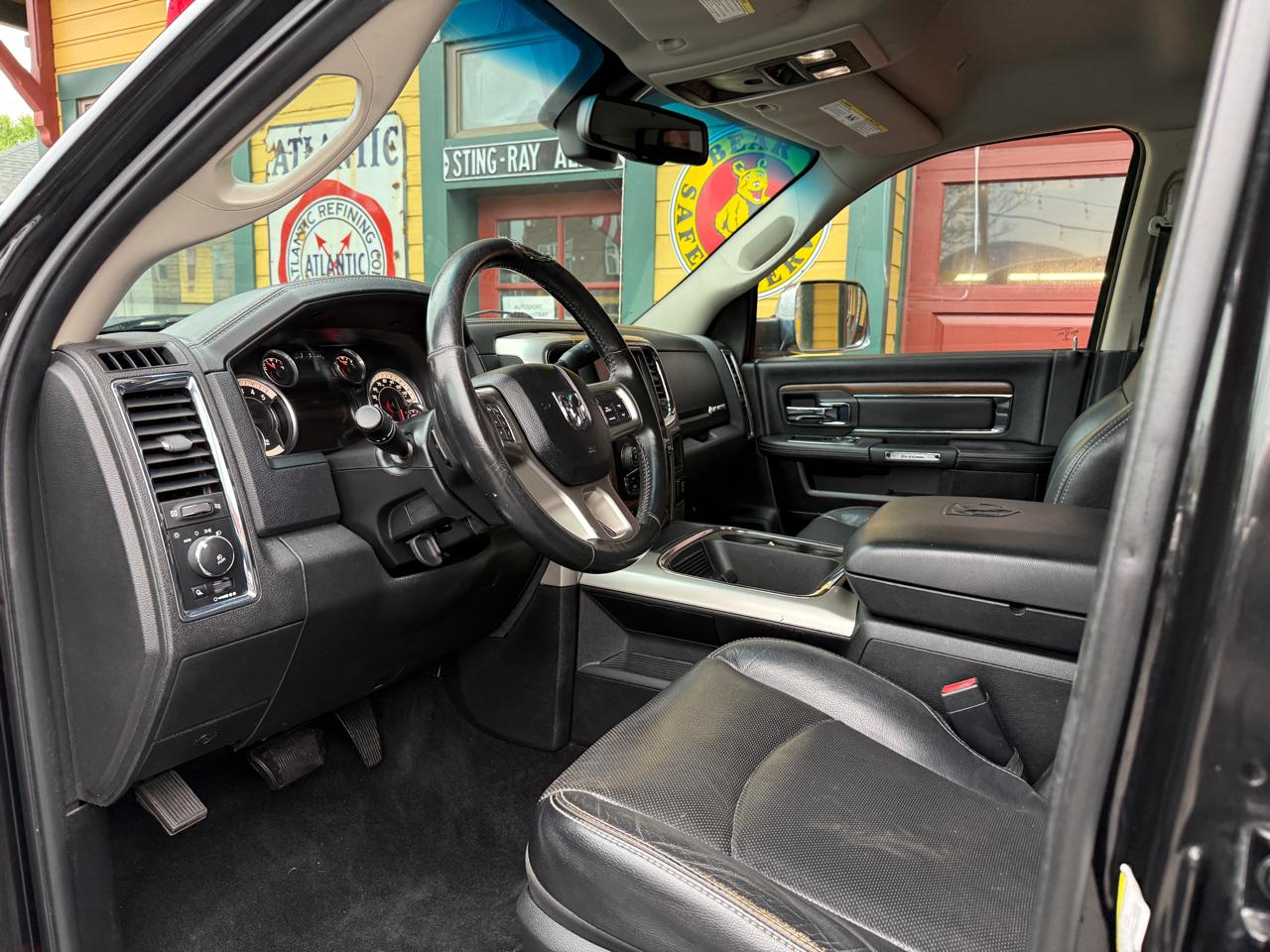 RAM 2500 Laramie Crew Cab SWB 4WD 2017