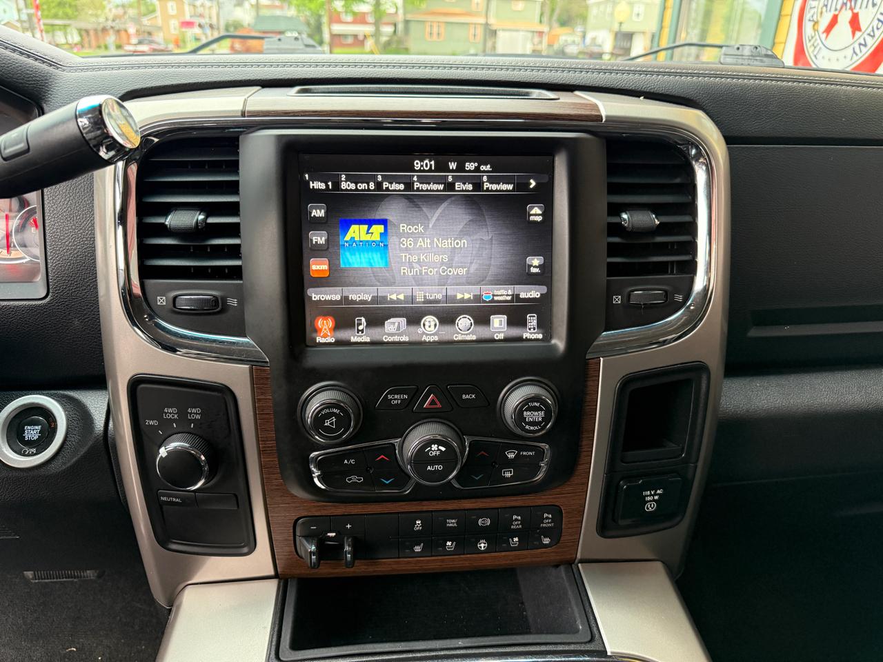 RAM 2500 Laramie Crew Cab SWB 4WD 2017