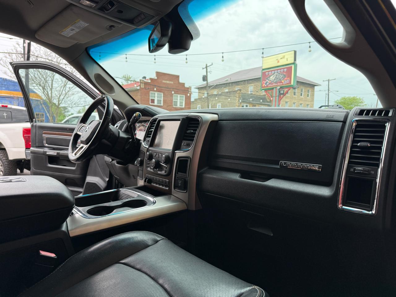 RAM 2500 Laramie Crew Cab SWB 4WD 2017