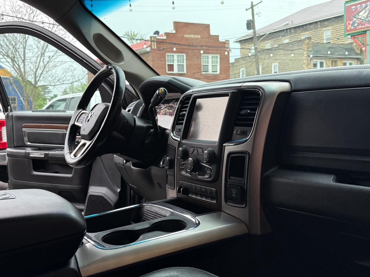 RAM 2500 Laramie Crew Cab SWB 4WD 2017