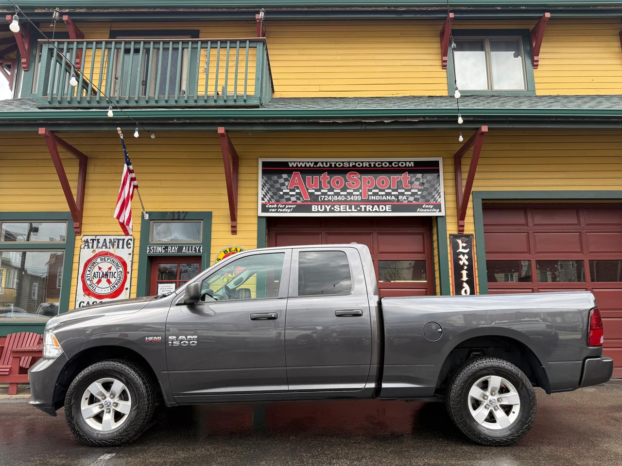 RAM 1500 4WD Quad Cab 140.5" Express 2017