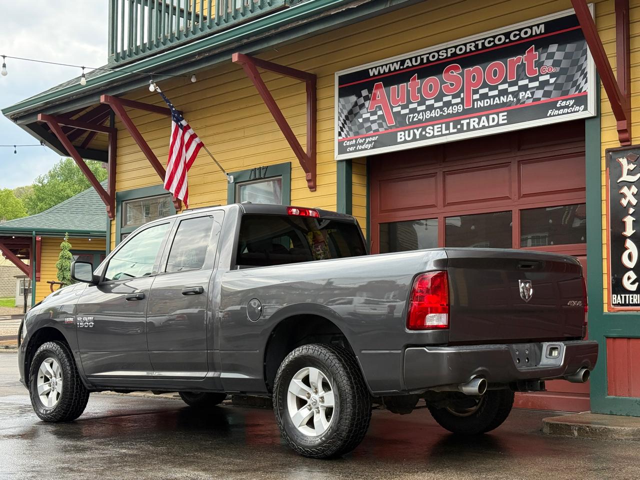 RAM 1500 4WD Quad Cab 140.5" Express 2017