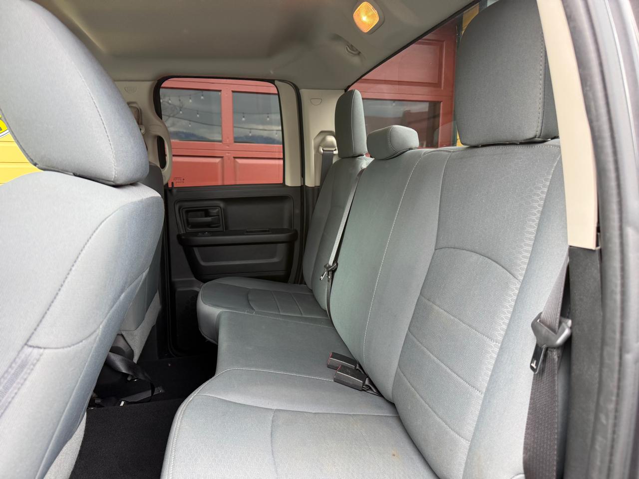 RAM 1500 4WD Quad Cab 140.5" Express 2017