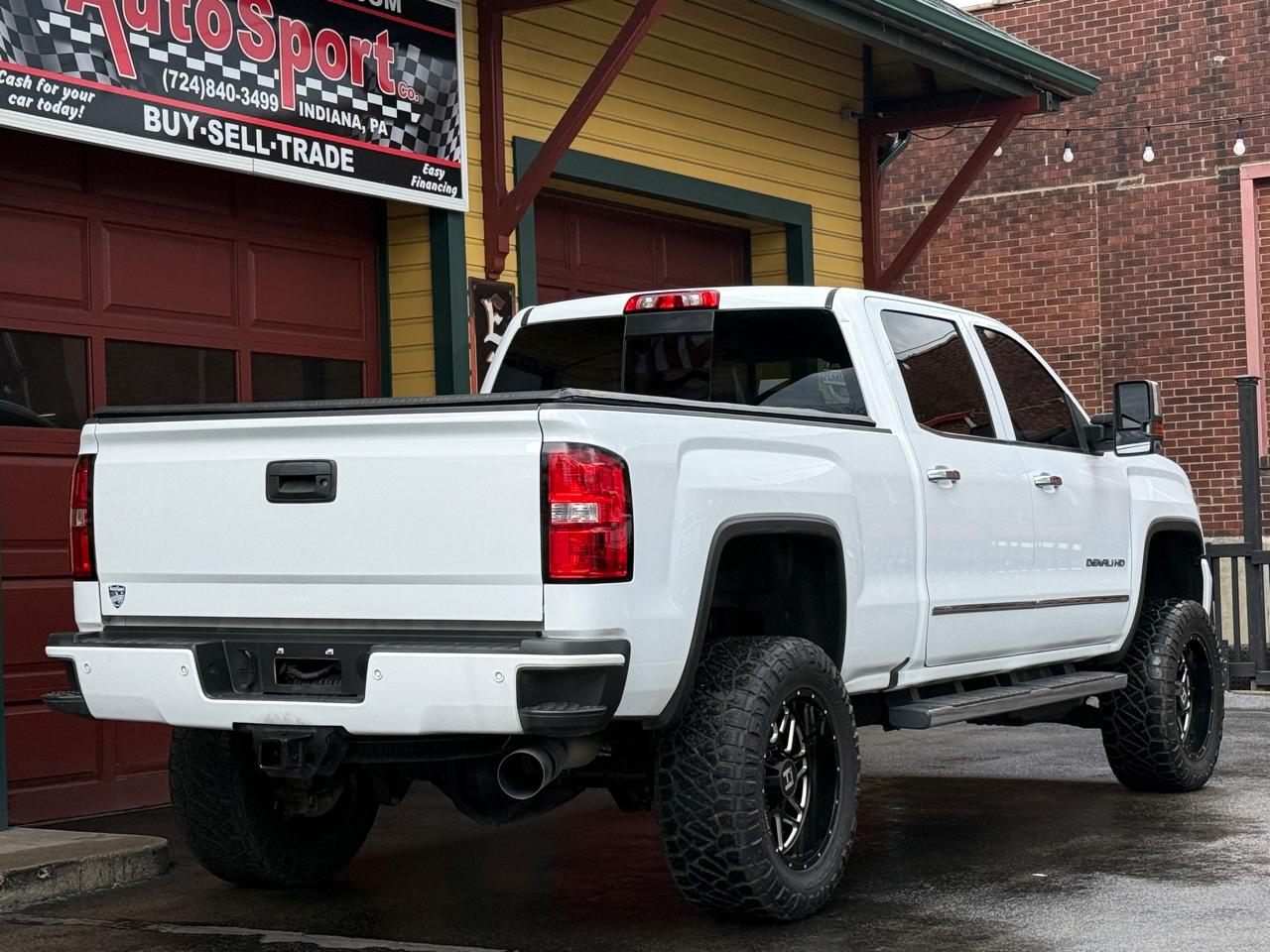 GMC Sierra 2500HD Denali Crew Cab 4WD 2019