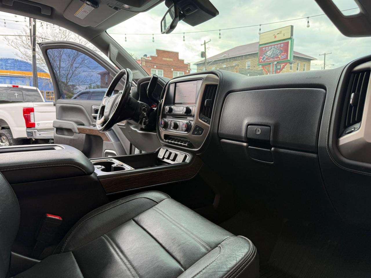 GMC Sierra 2500HD Denali Crew Cab 4WD 2019