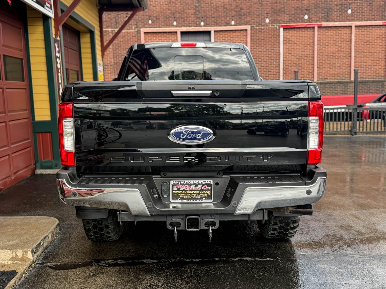 Ford F-350 SD Lariat Crew Cab 4WD 2017