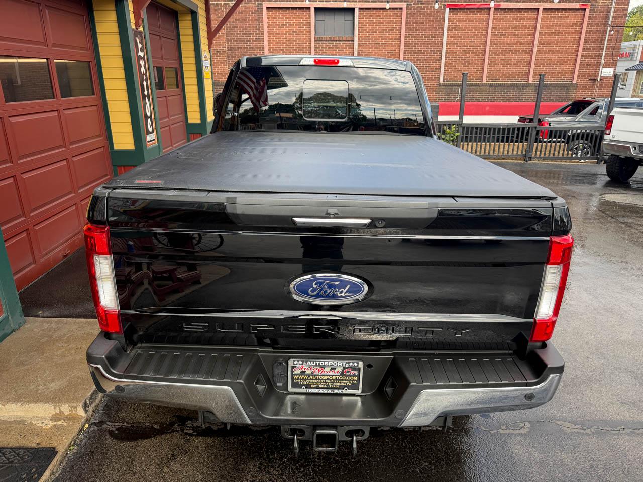 Ford F-350 SD Lariat Crew Cab 4WD 2017