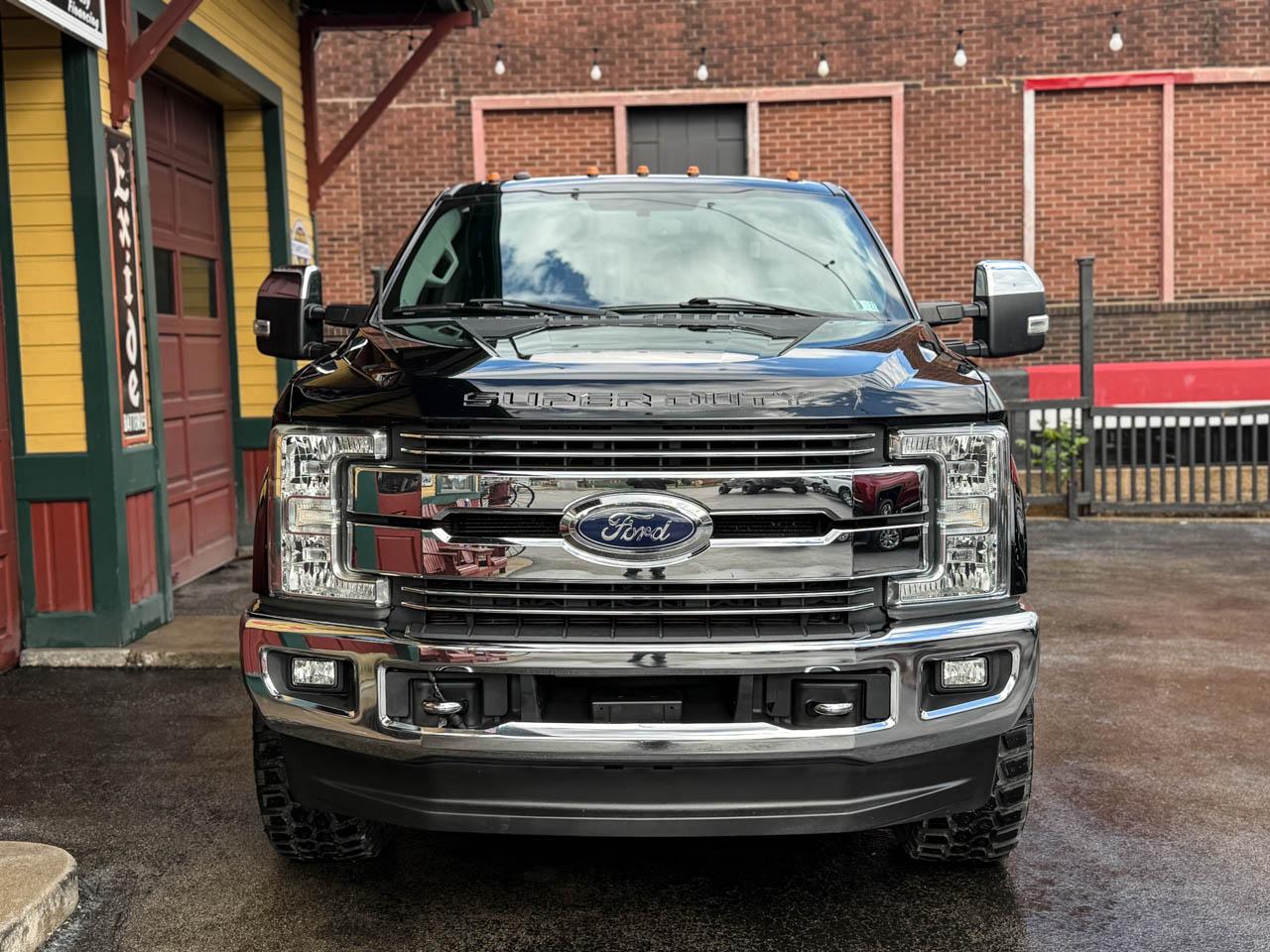 Ford F-350 SD Lariat Crew Cab 4WD 2017