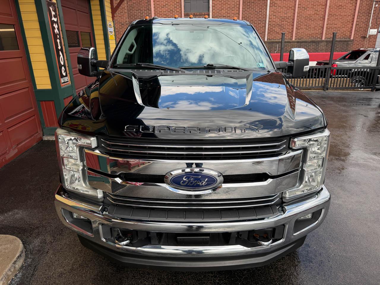 Ford F-350 SD Lariat Crew Cab 4WD 2017