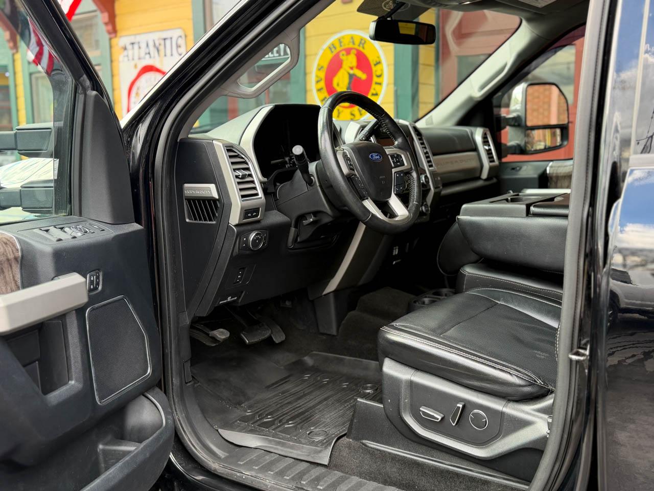 Ford F-350 SD Lariat Crew Cab 4WD 2017