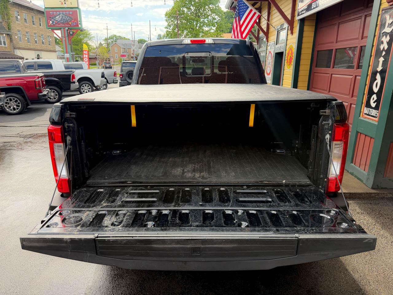 Ford F-350 SD Lariat Crew Cab 4WD 2017