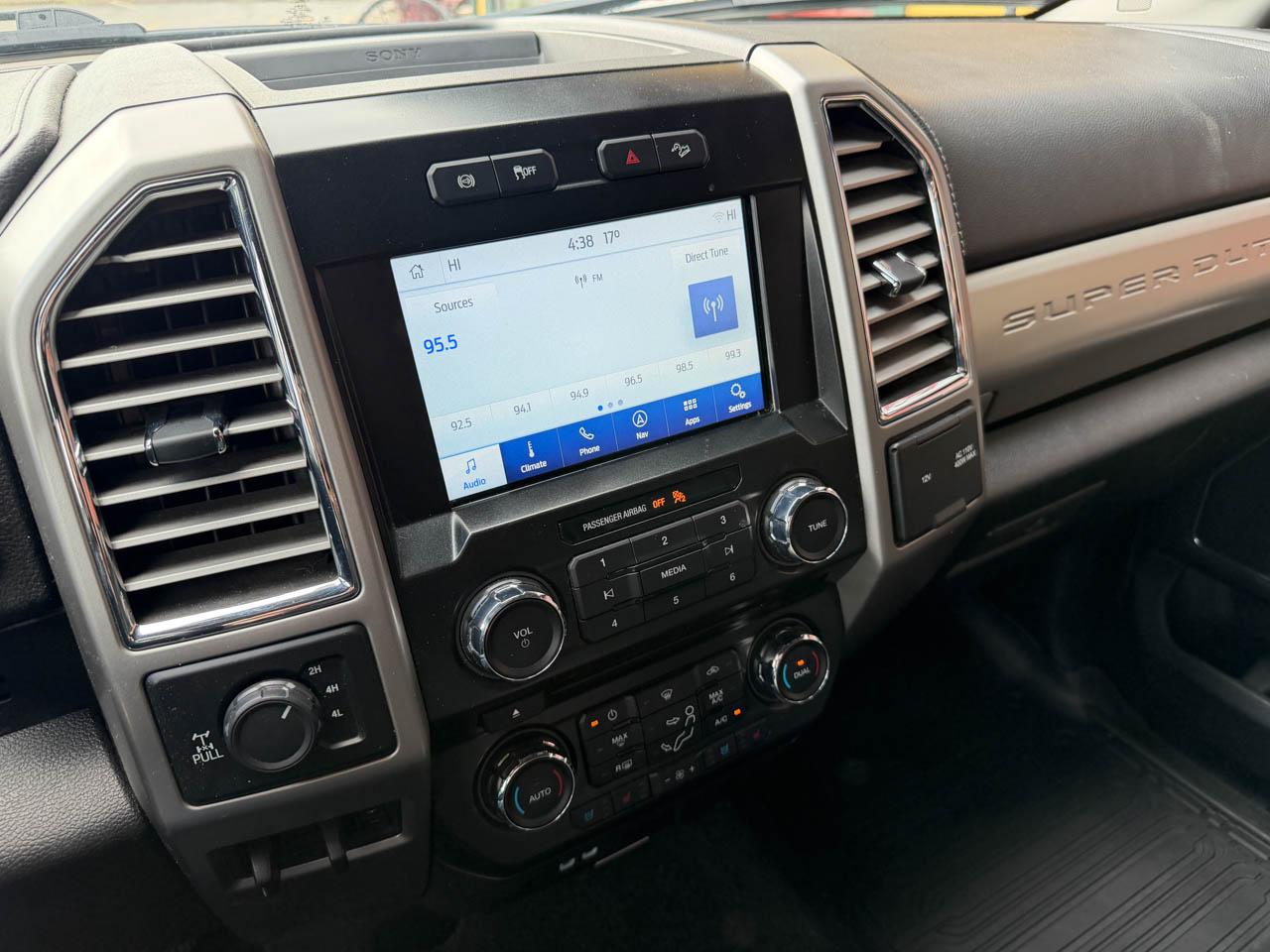 Ford F-350 SD Lariat Crew Cab 4WD 2017