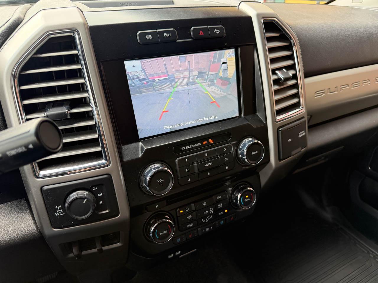 Ford F-350 SD Lariat Crew Cab 4WD 2017
