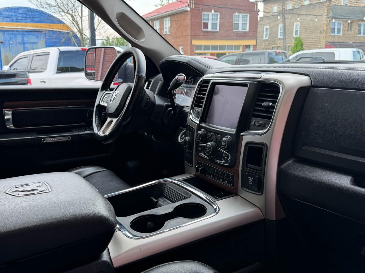 RAM 2500 Laramie Crew Cab SWB 4WD 2018