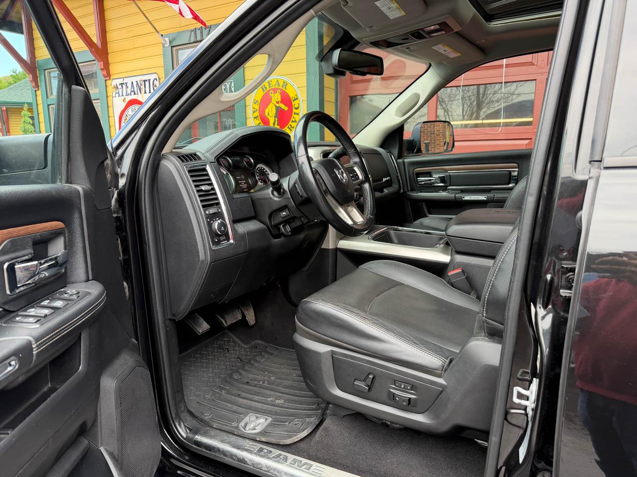 RAM 2500 Laramie Mega Cab 4WD 2017