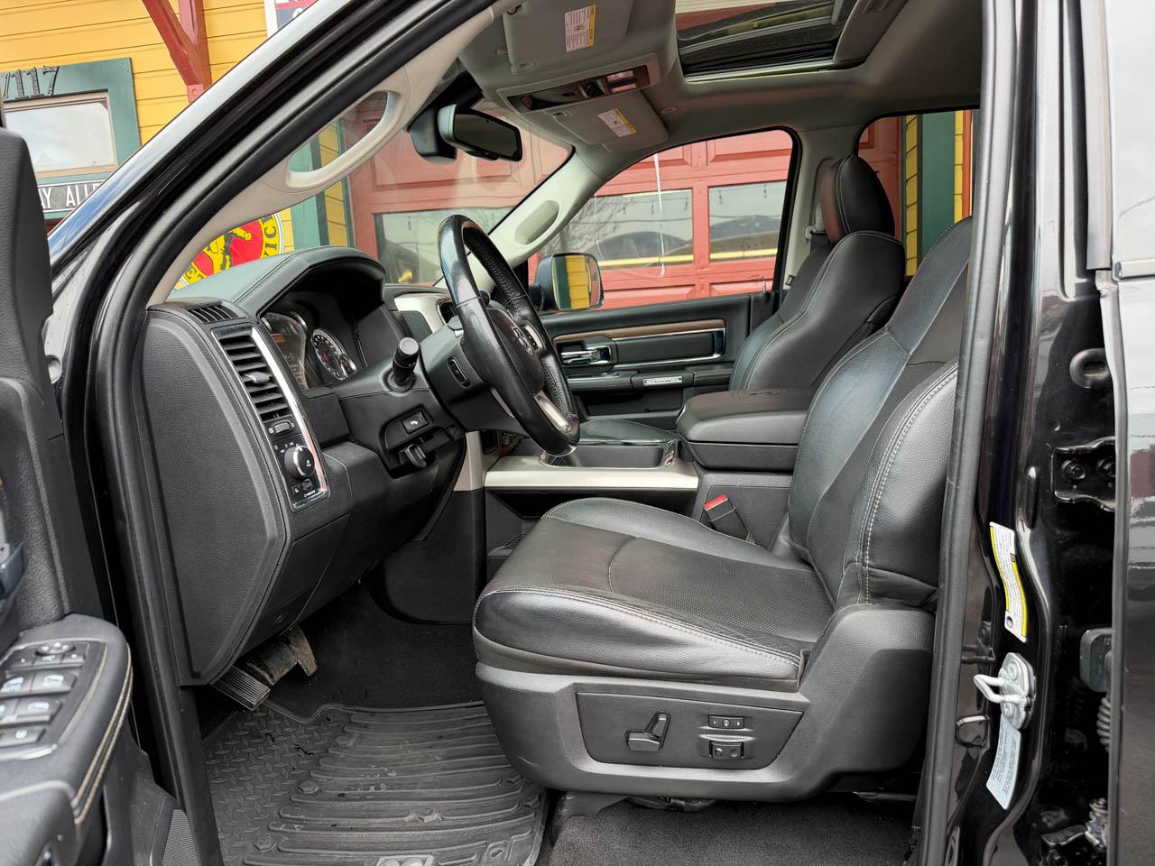 RAM 2500 Laramie Mega Cab 4WD 2017