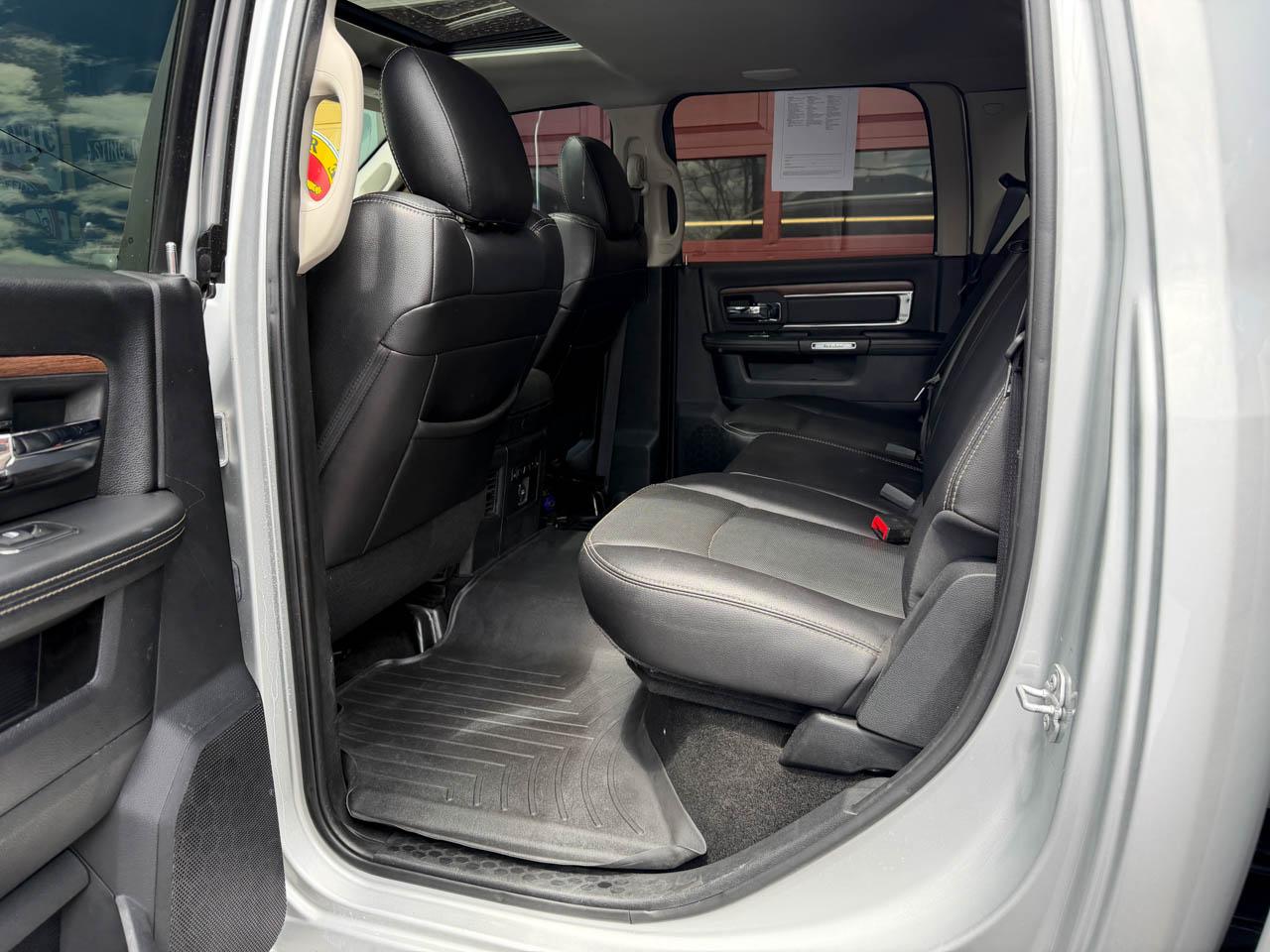 RAM 2500 Laramie Crew Cab SWB 4WD 2016