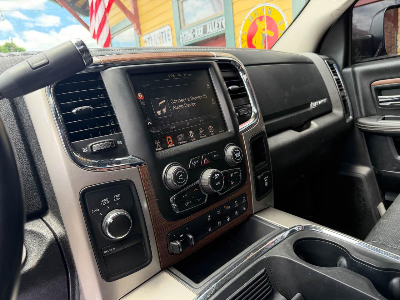 RAM 2500 Laramie Crew Cab SWB 4WD 2016