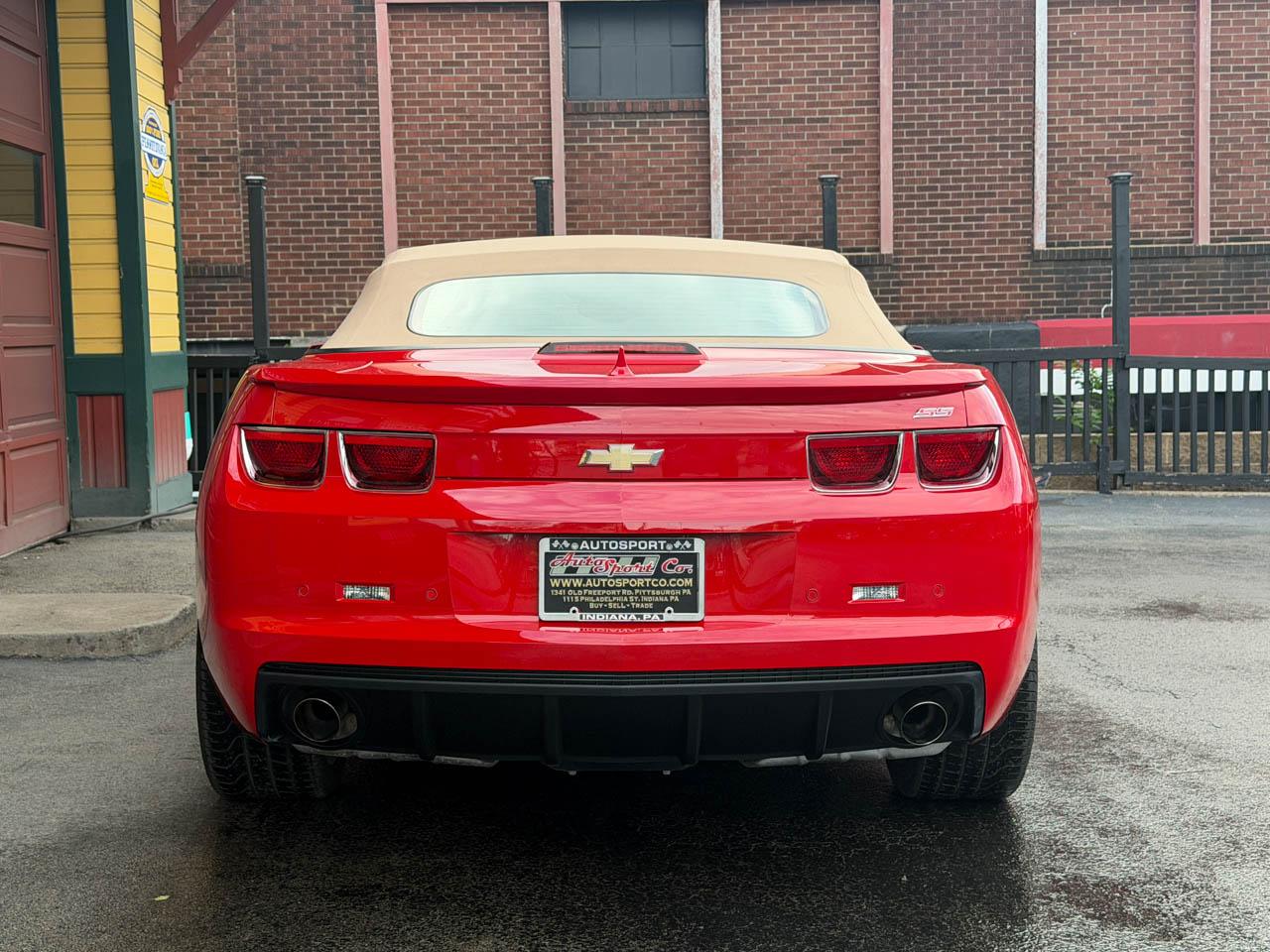 Chevrolet Camaro Convertible 2SS 2011