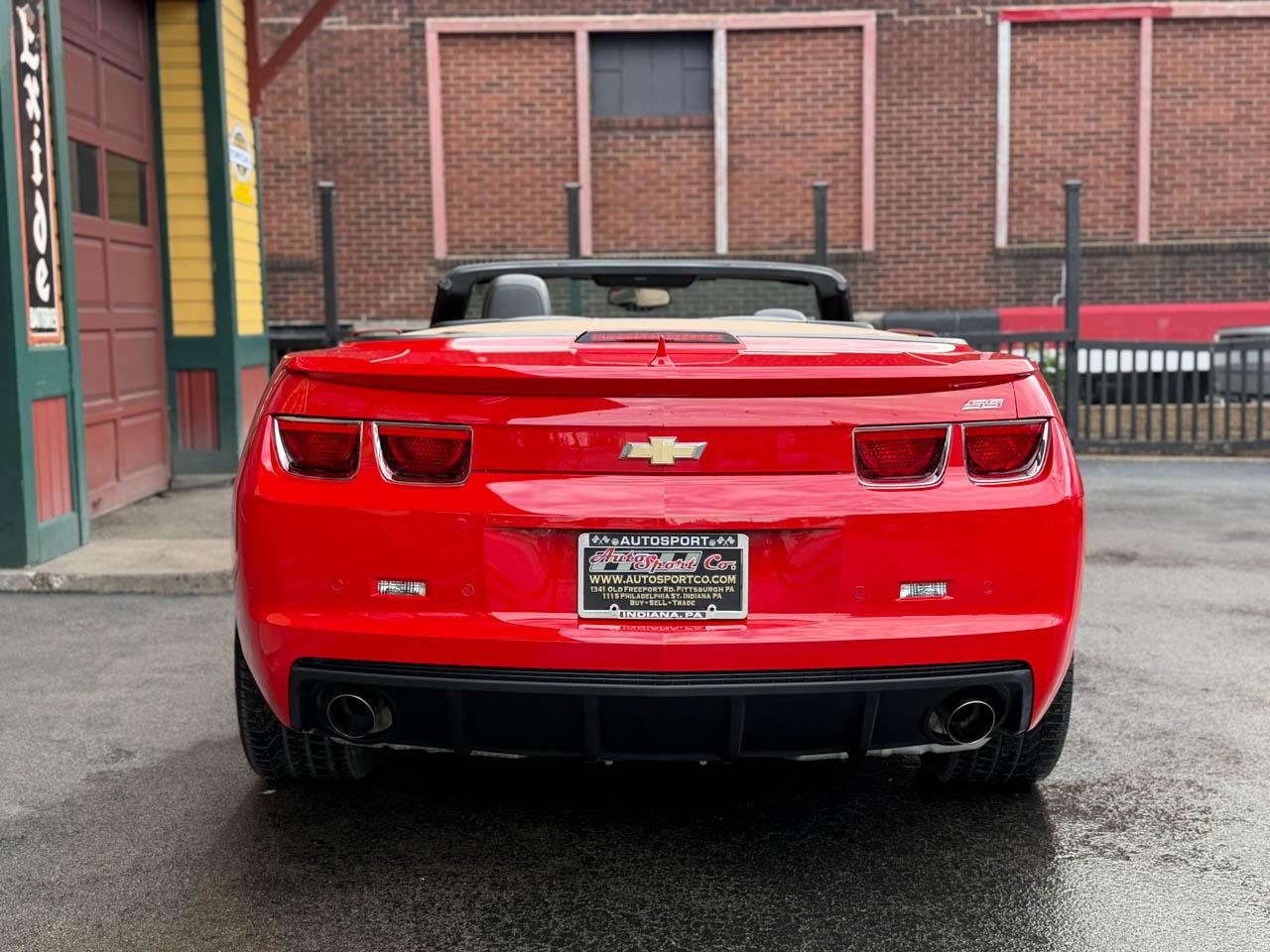 Chevrolet Camaro Convertible 2SS 2011