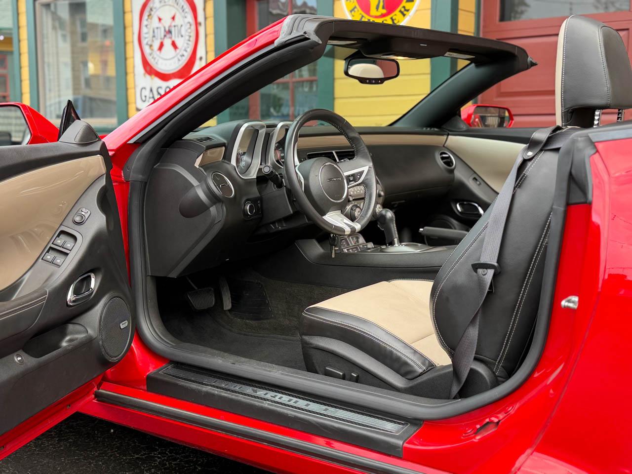 Chevrolet Camaro Convertible 2SS 2011