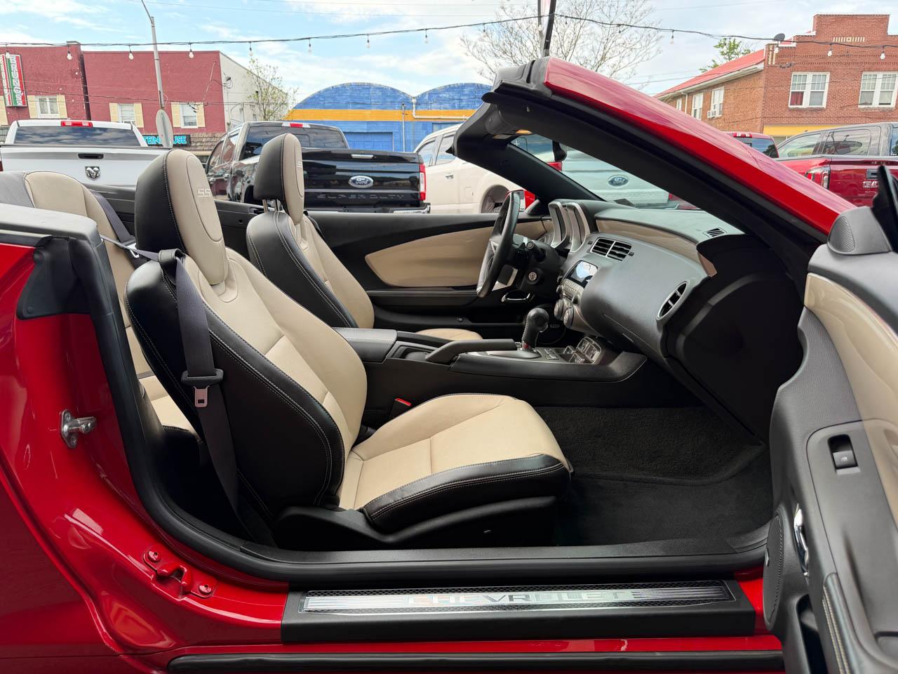 Chevrolet Camaro Convertible 2SS 2011