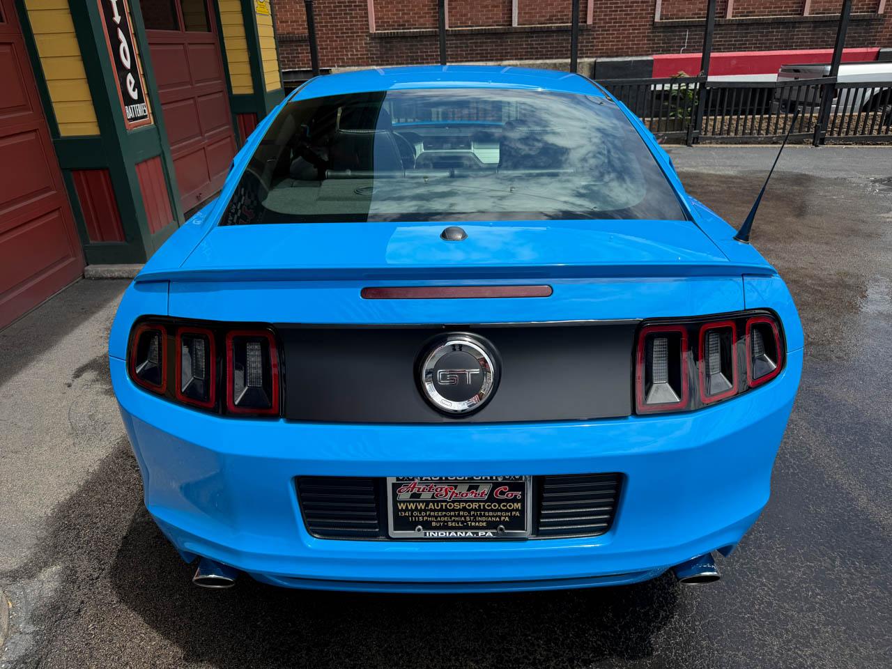 Ford Mustang GT Premium Coupe 2013