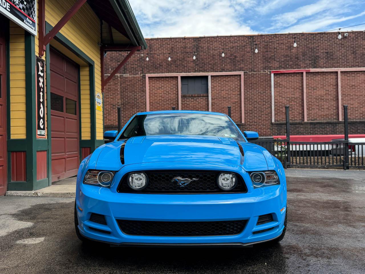 Ford Mustang GT Premium Coupe 2013
