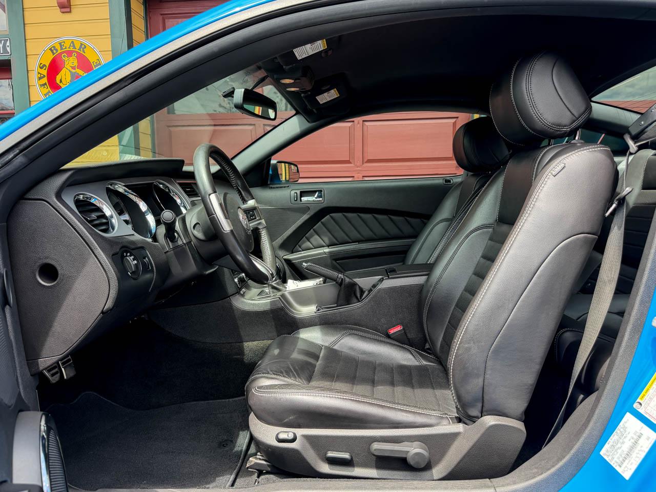 Ford Mustang GT Premium Coupe 2013