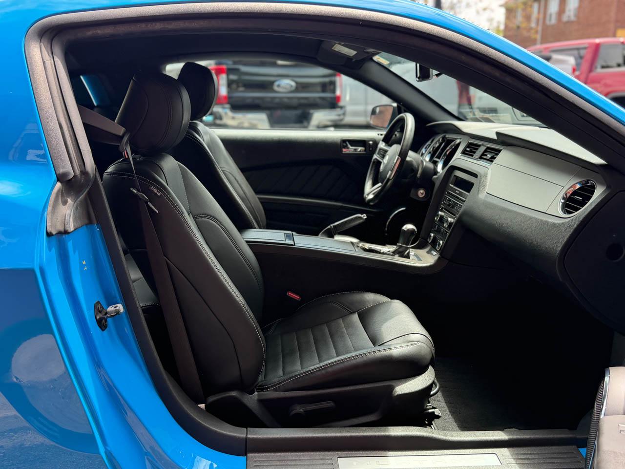 Ford Mustang GT Premium Coupe 2013