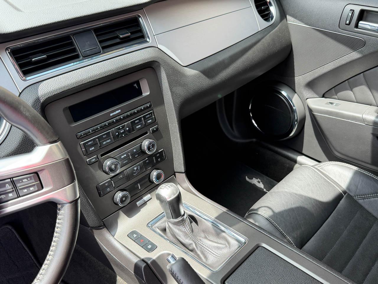 Ford Mustang GT Premium Coupe 2013