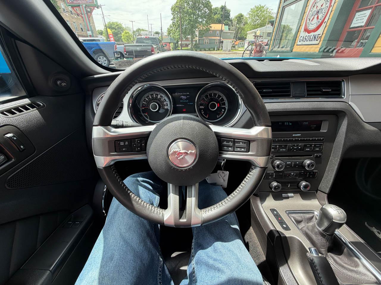 Ford Mustang GT Premium Coupe 2013
