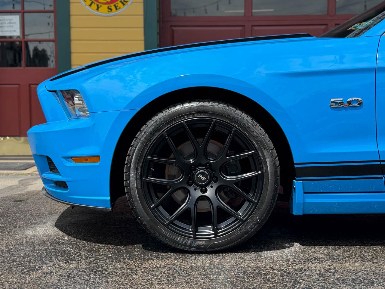Ford Mustang GT Premium Coupe 2013