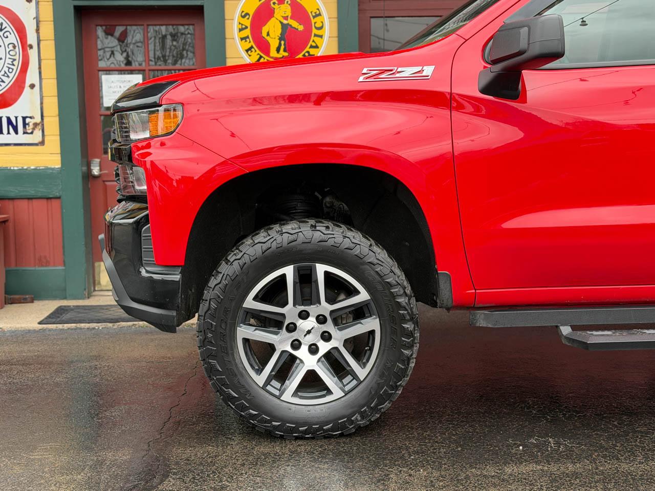 Chevrolet Silverado 1500 Custom Trail Boss Crew Cab Short Box 4WD 2020