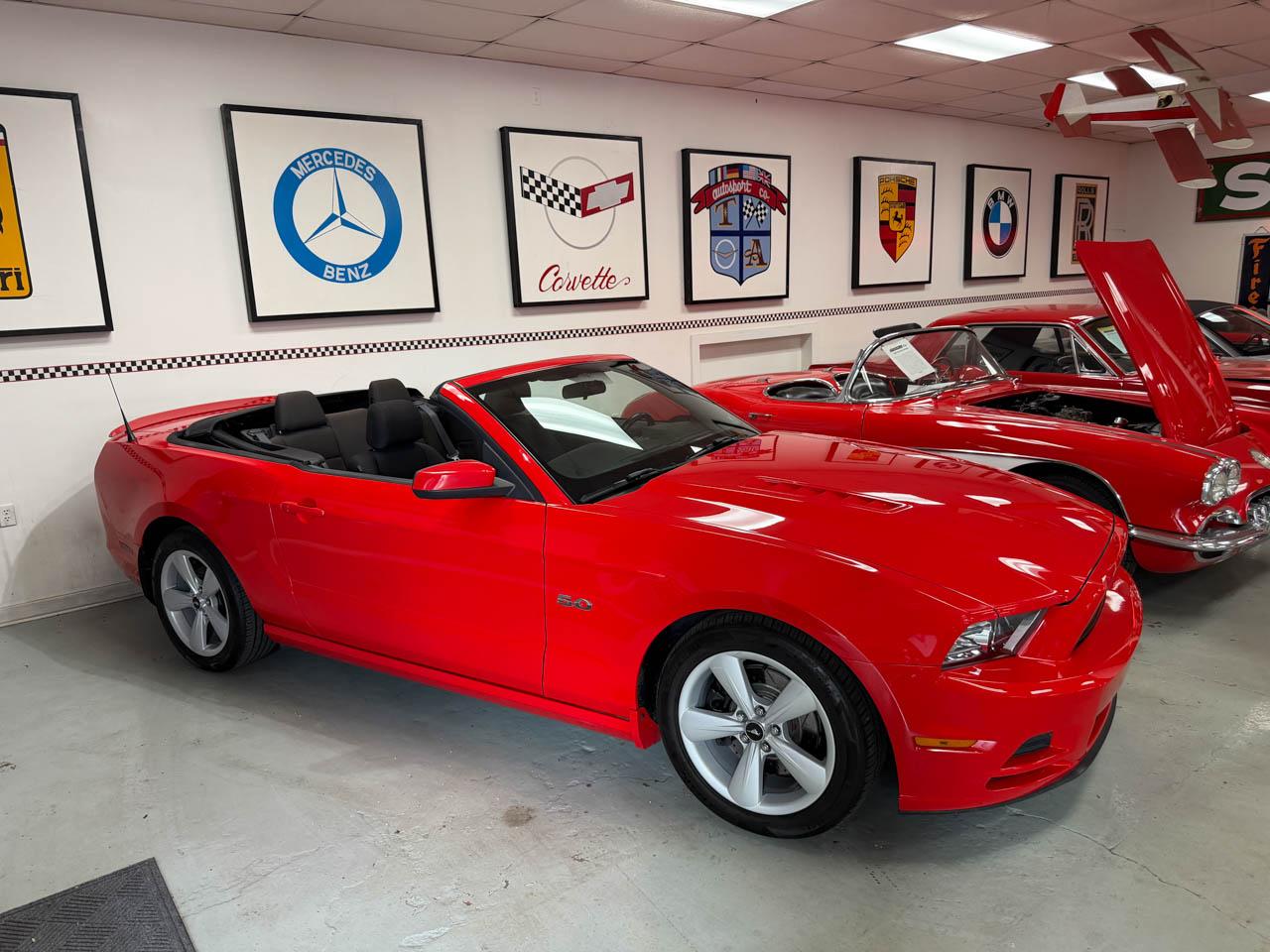 Ford Mustang GT convertible 2013