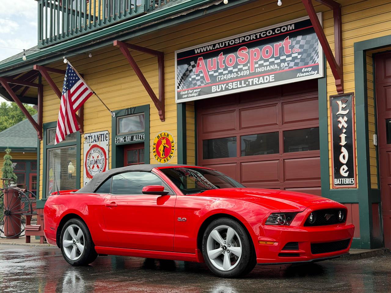Ford Mustang GT convertible 2013