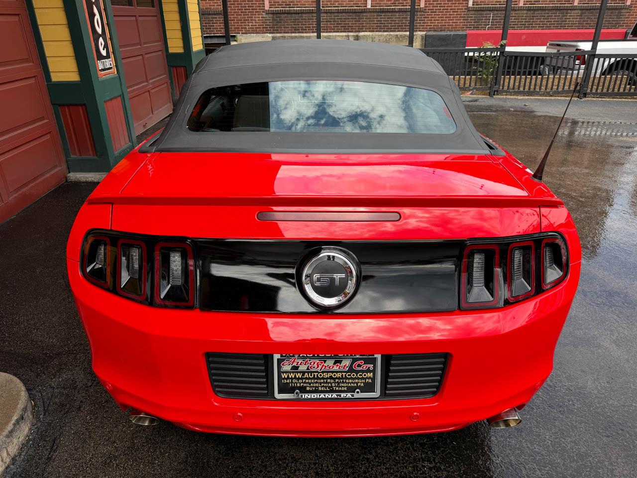 Ford Mustang GT convertible 2013