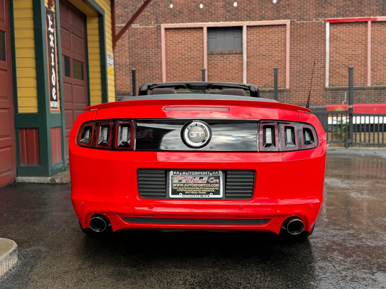Ford Mustang GT convertible 2013