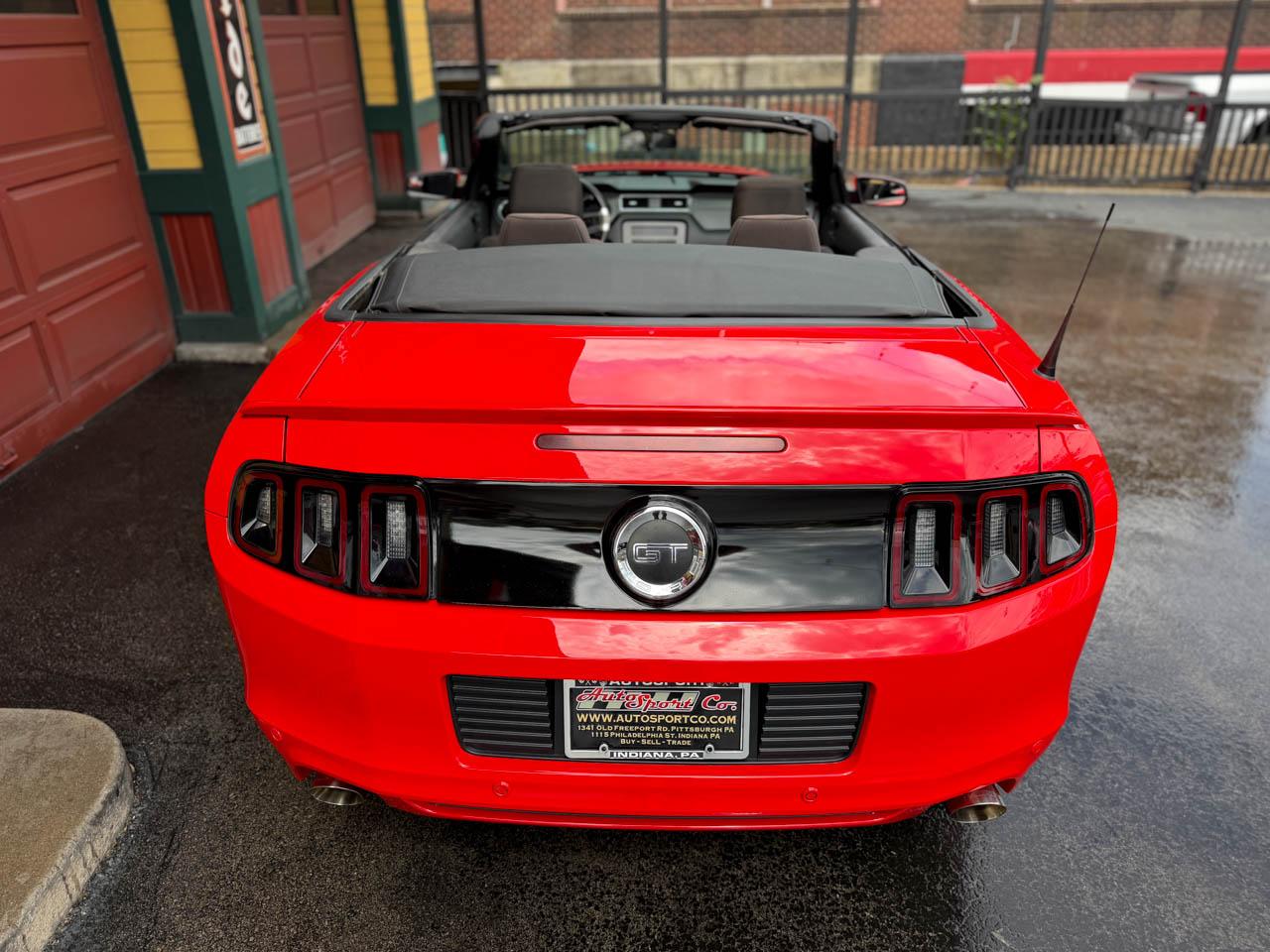 Ford Mustang GT convertible 2013