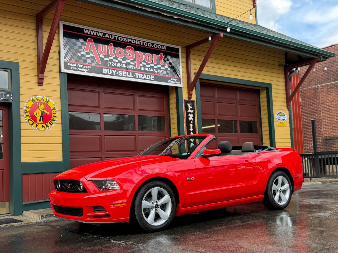 Ford Mustang GT convertible 2013
