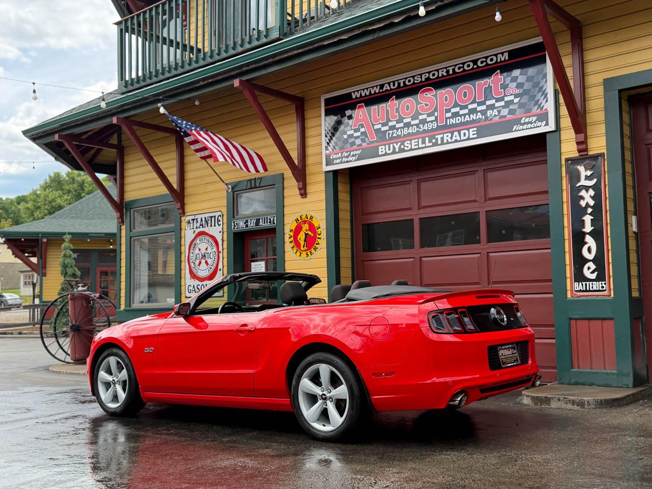 Ford Mustang GT convertible 2013