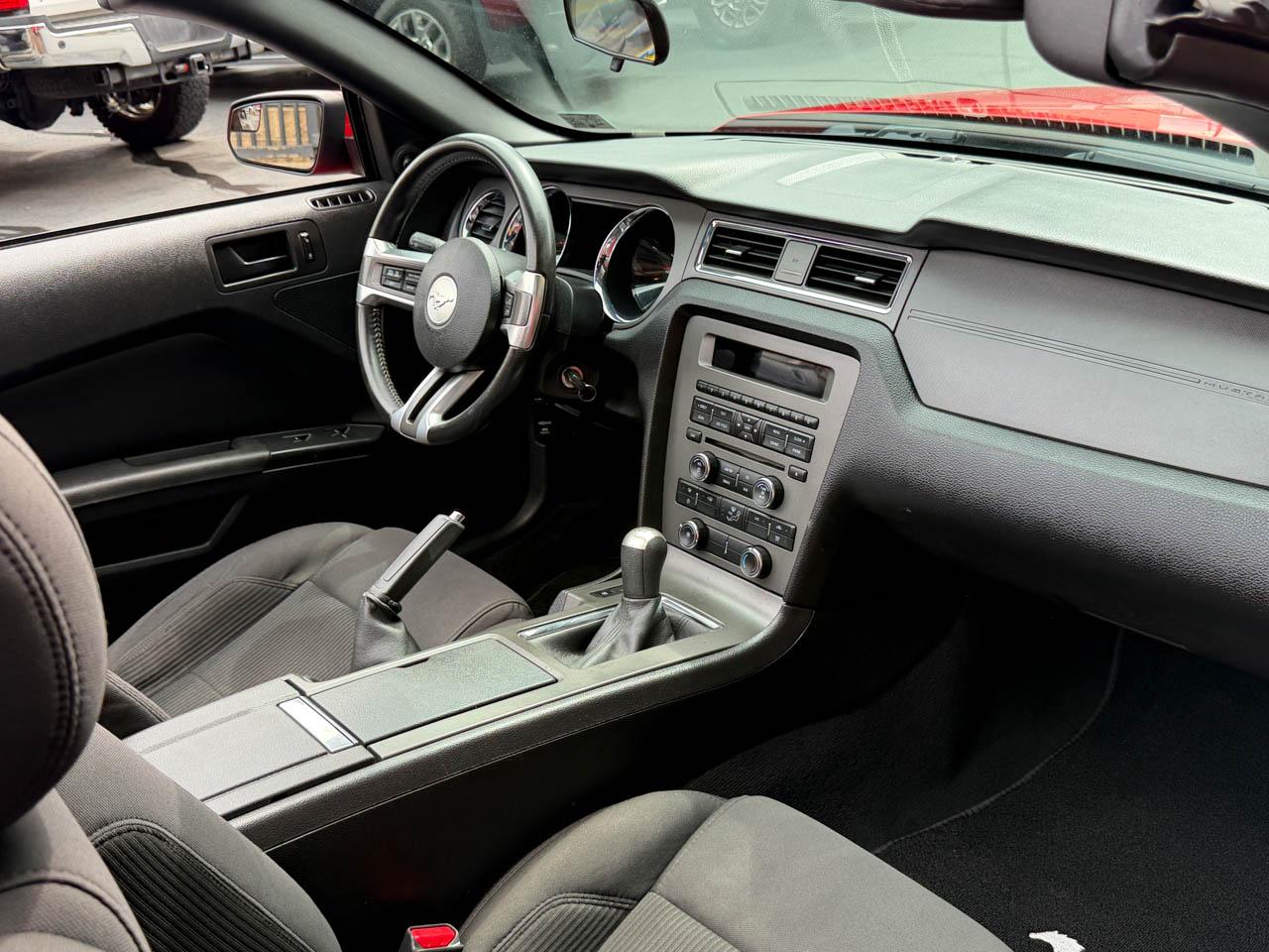 Ford Mustang GT convertible 2013