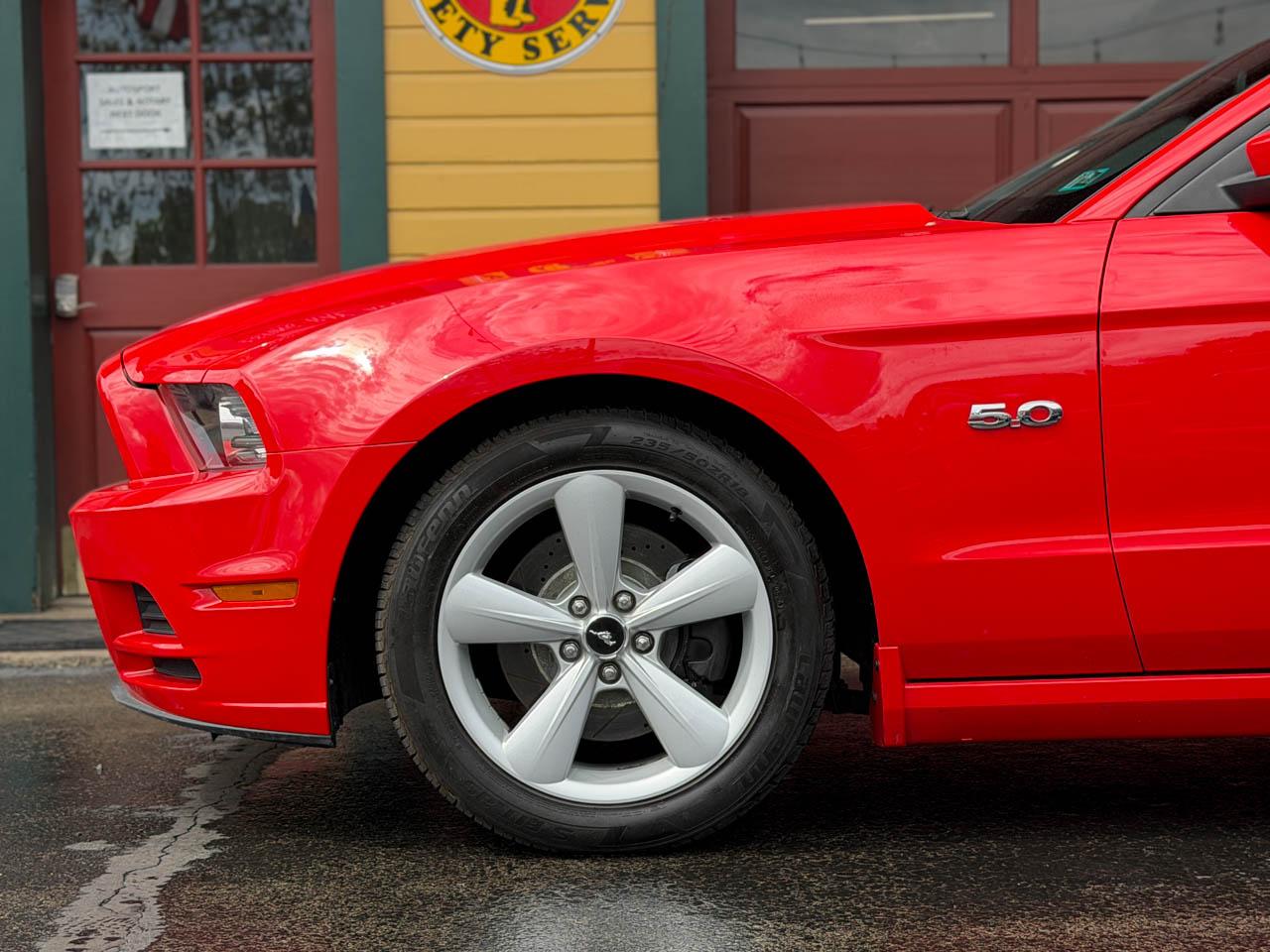 Ford Mustang GT convertible 2013