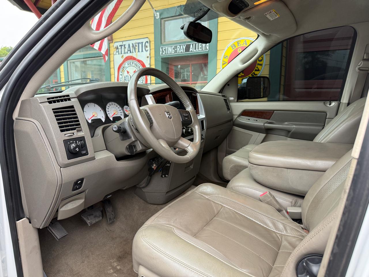 Dodge Ram 3500 4dr Quad Cab 140.5" SRW 4WD Laramie 2008