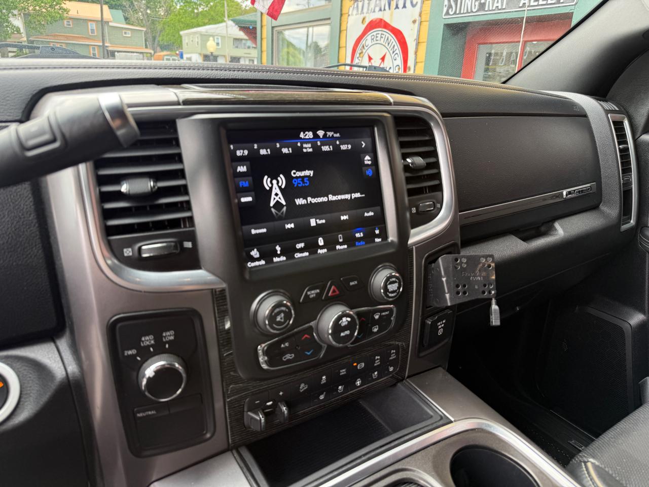RAM 2500 4WD Mega Cab 160.5" Laramie Limited 2018