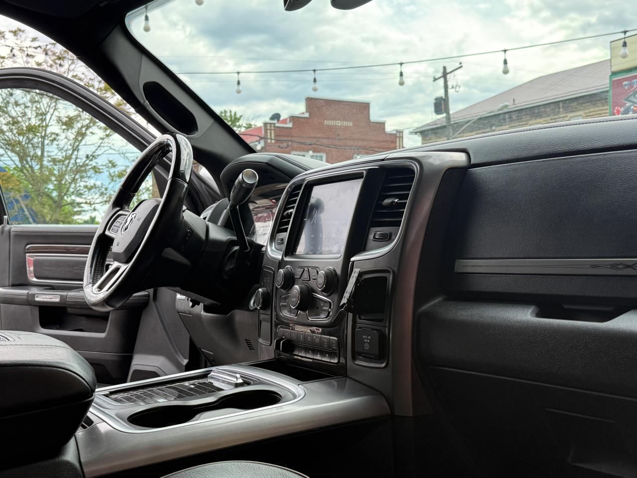RAM 2500 4WD Mega Cab 160.5" Laramie Limited 2018