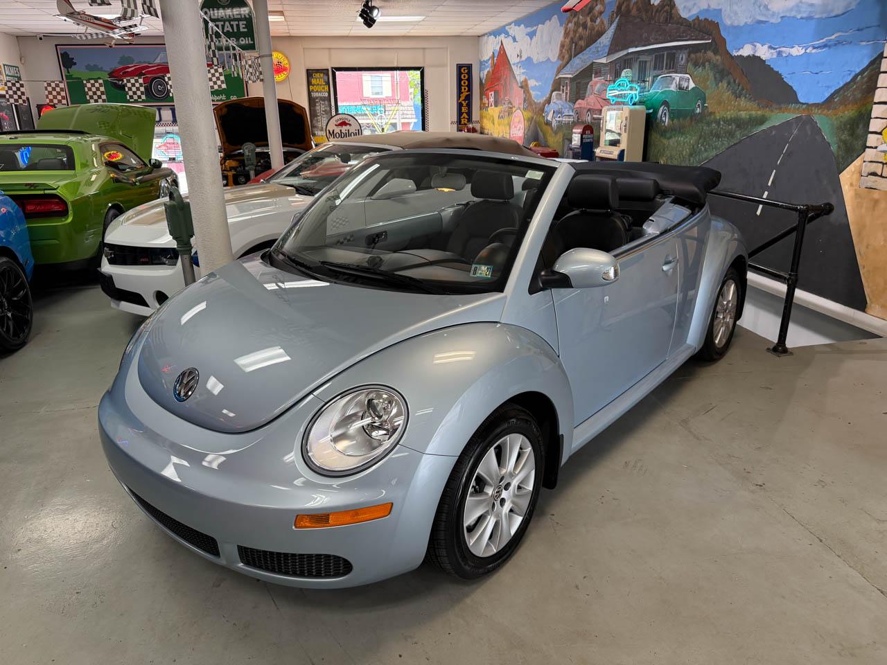 Volkswagen New Beetle 2.5L PZEV Convertible 2010