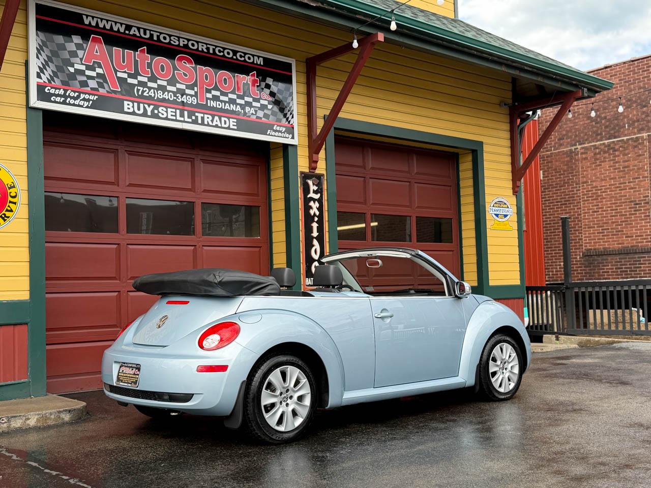 Volkswagen New Beetle 2.5L PZEV Convertible 2010