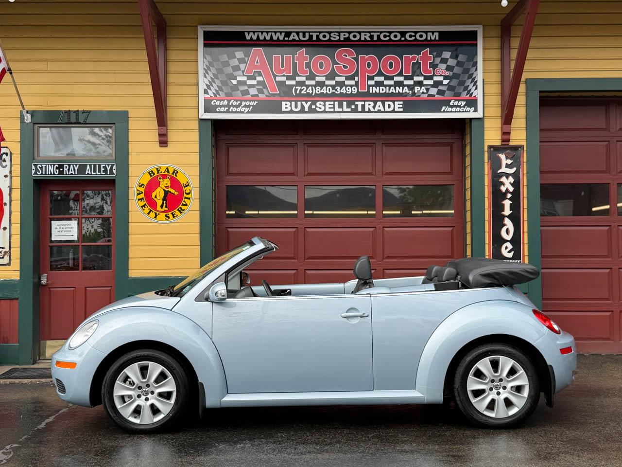 Volkswagen New Beetle 2.5L PZEV Convertible 2010